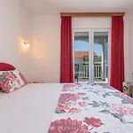 Vrebac Badem On The Peljesac Peninsula Pensionat