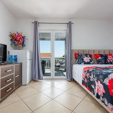 Gostinjska kuća Vrebac Badem On The Peljesac Peninsula Orebic