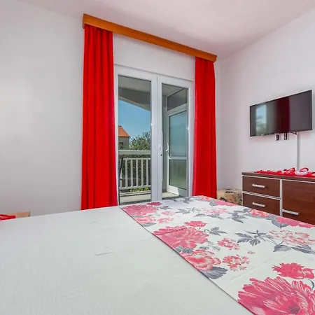 Πανσιόν Vrebac Badem On The Peljesac Peninsula