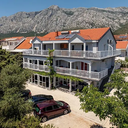 Πανσιόν Vrebac Badem On The Peljesac Peninsula