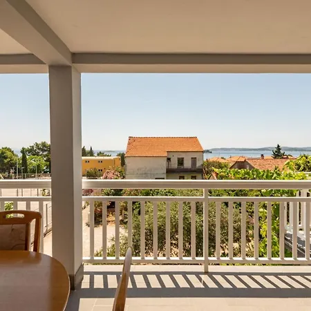 Πανσιόν Vrebac Badem On The Peljesac Peninsula Orebić